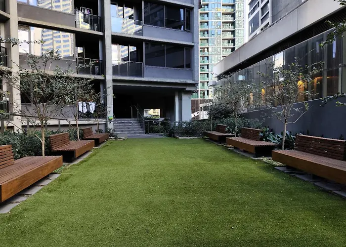 Top-Floor Luxury 1B1B Apt L44 With Spectacular City Views